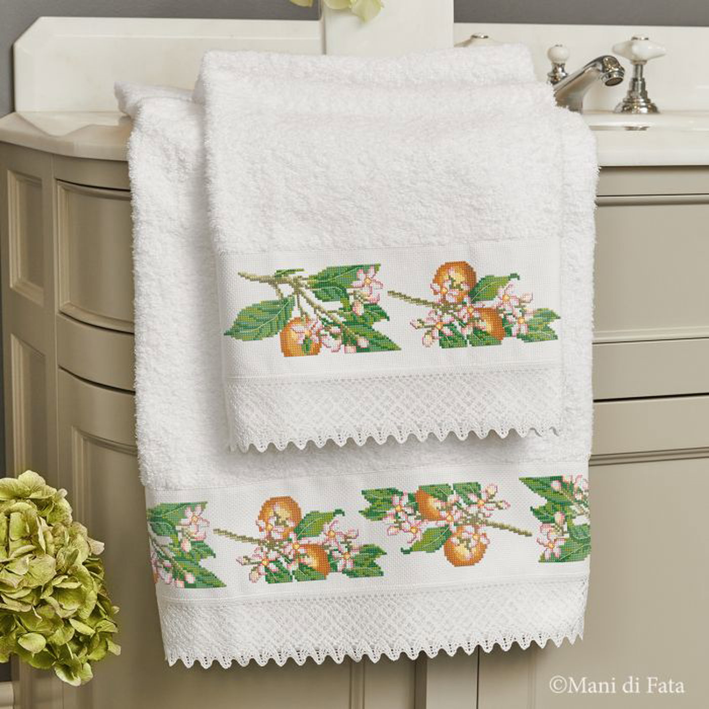 Occorrente punto croce per set asciugamani bianco 'Pesco in fiore