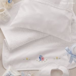 Asciugamano baby in cotone ricamato a mano 'Gattini'