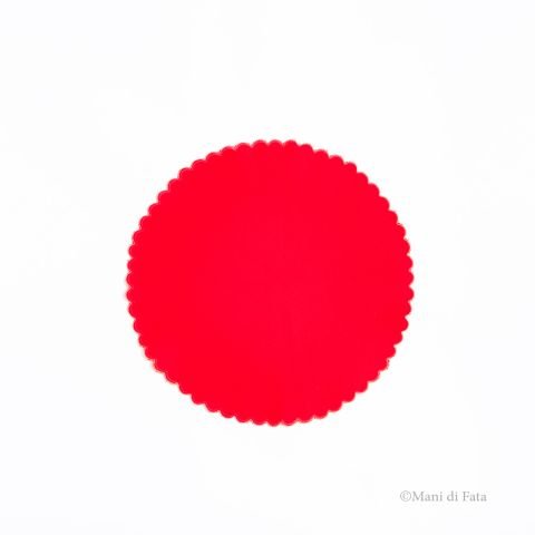 Centro rotondo piccolo festonato in aida rossa punto croce