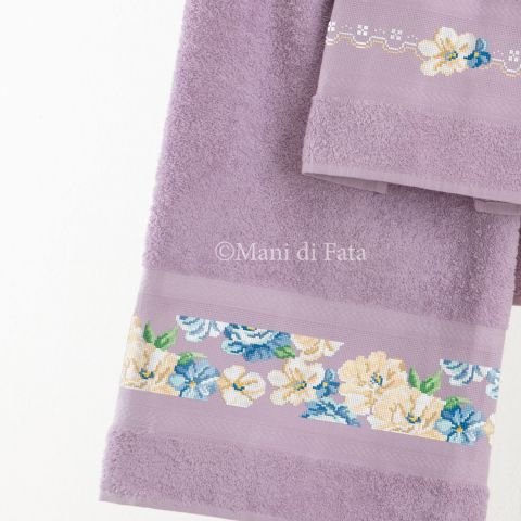 Schema punto croce parure asciugamani lilla 'Fiori bianchi e azzurri'