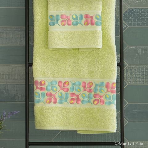 Schema punto croce parure asciugamani verde 'Fioritura stilizzata'